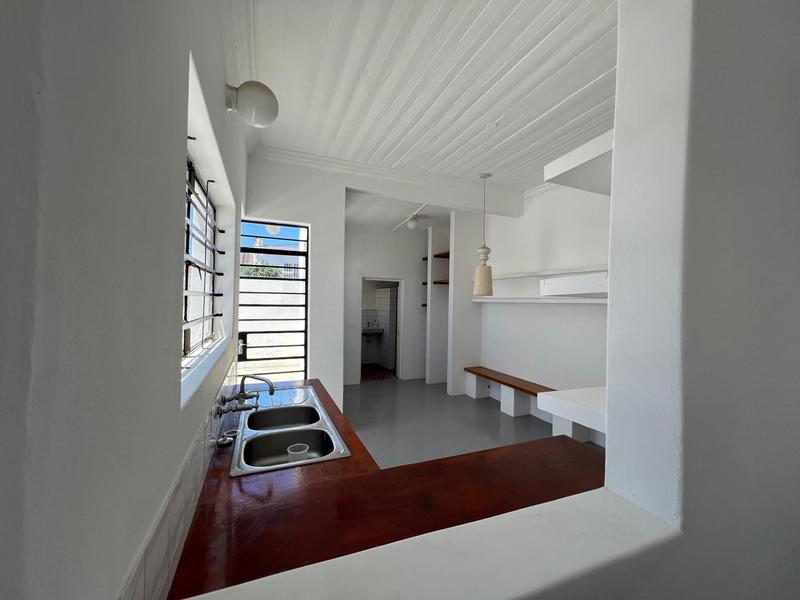 To Let 2 Bedroom Property for Rent in Woodstock Western Cape